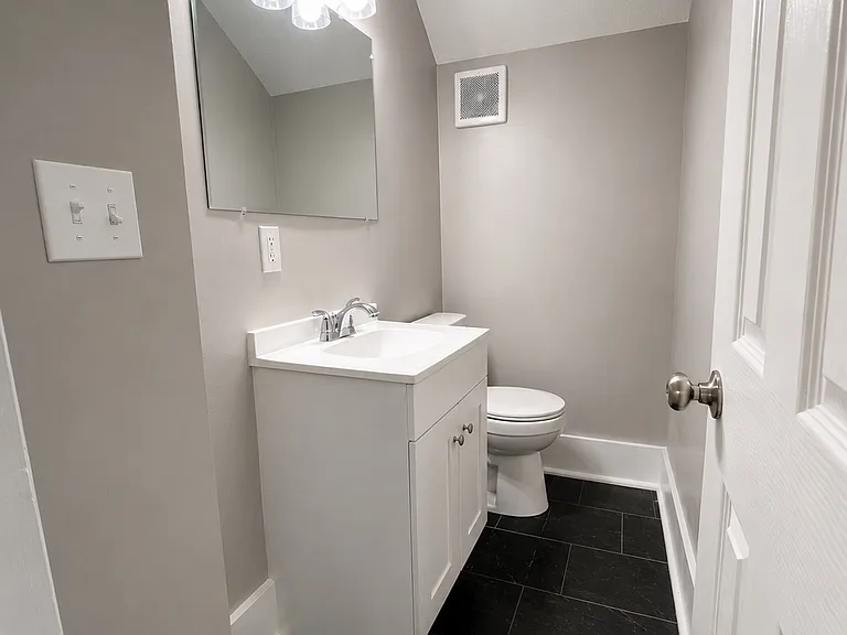 2219 Florence Blvd — Photo 3