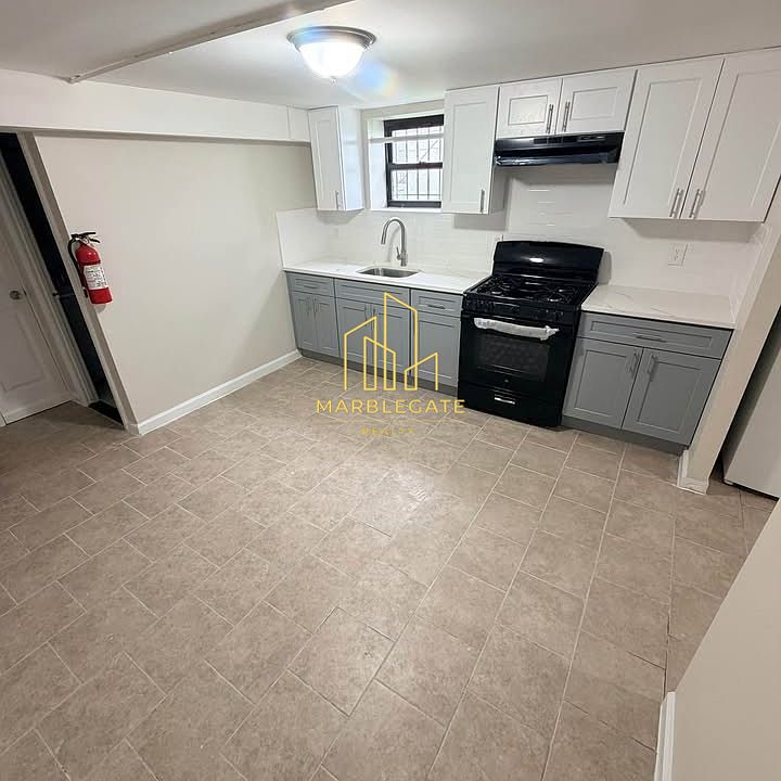 1st image of 179 Ellis Ave #G11