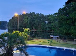 1031 Natures Cove Rd, Saluda, SC 29138