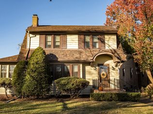 354 Robinson Ct, Riverside, IL 60546