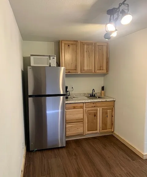 811 W Lorraine Ave #3 — Photo 4