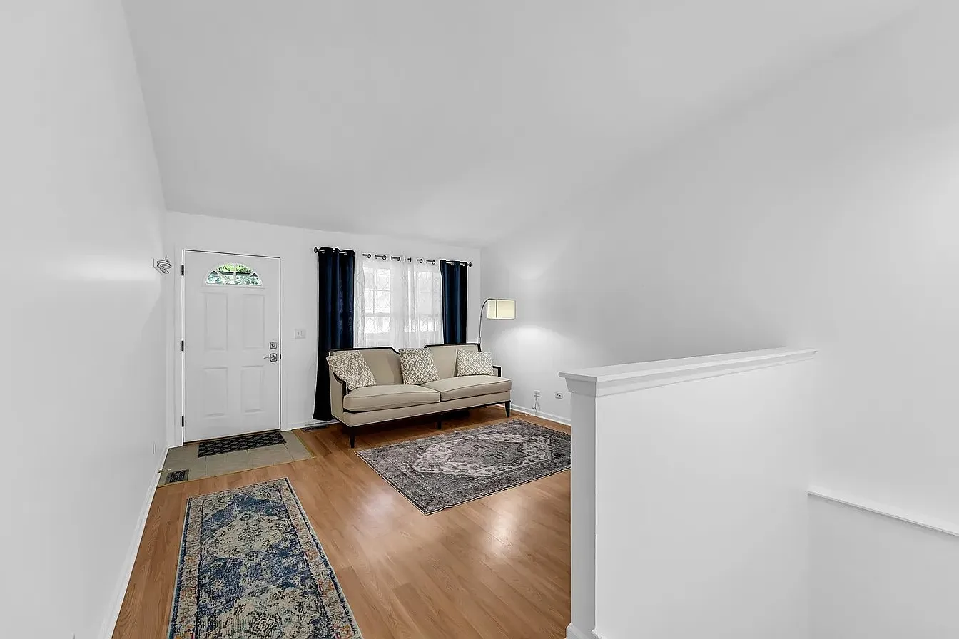 2 bed, 1146 sqft, $2,350 — Photo 4