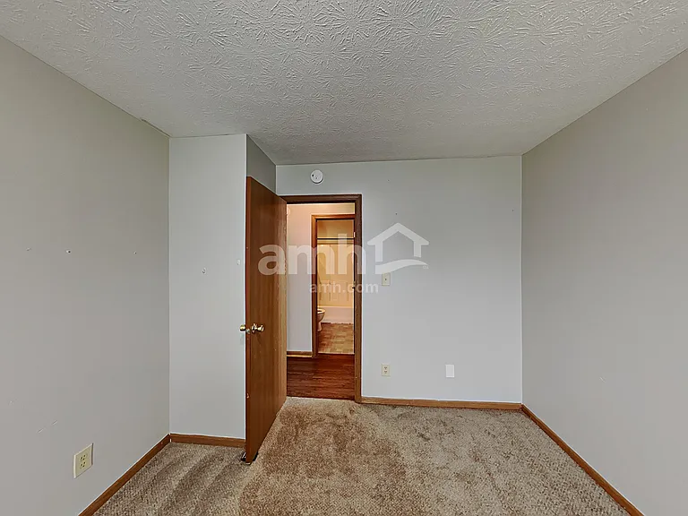 1168 Fielding Ln — Photo 14
