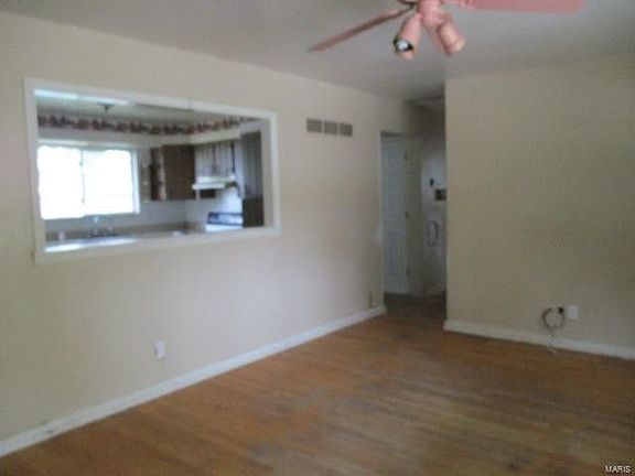 2nd image of 22 Saint Paul Dr