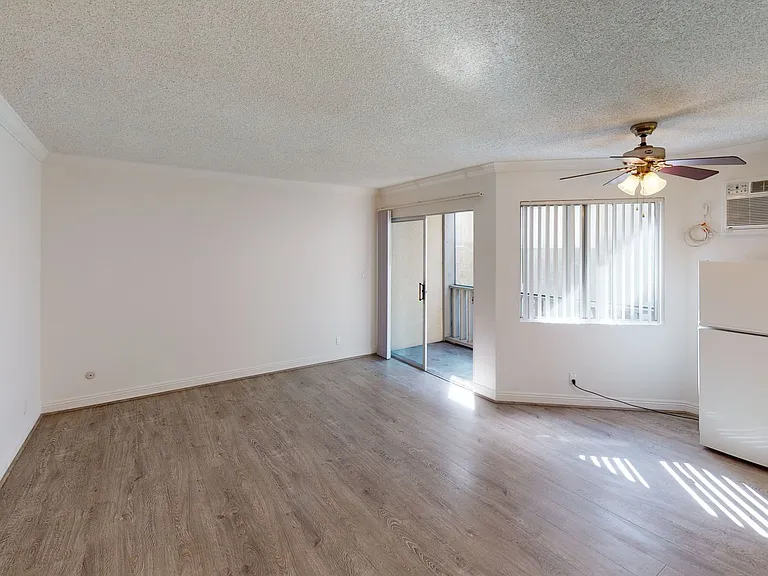 5th Street Apartments — Photo 9