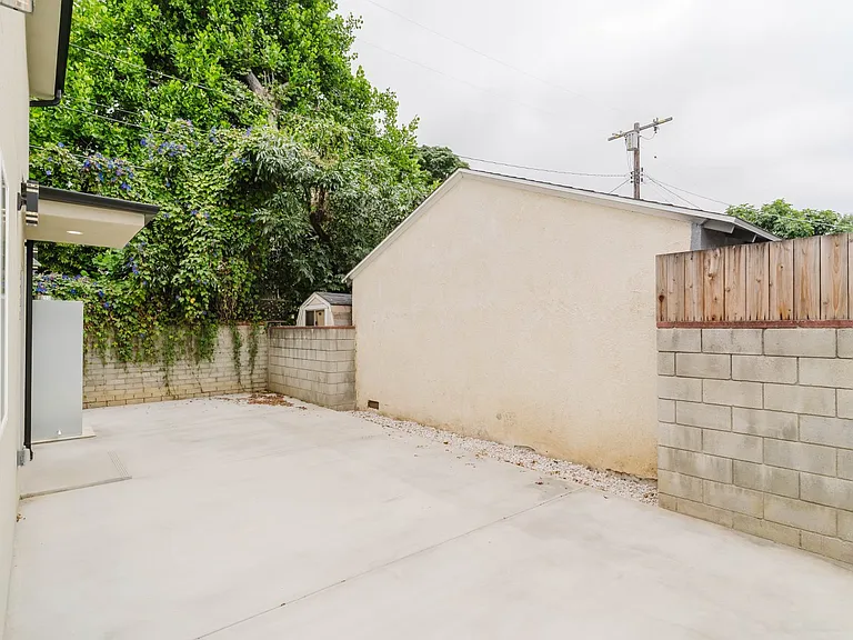 7732 Etiwanda Ave — Photo 6