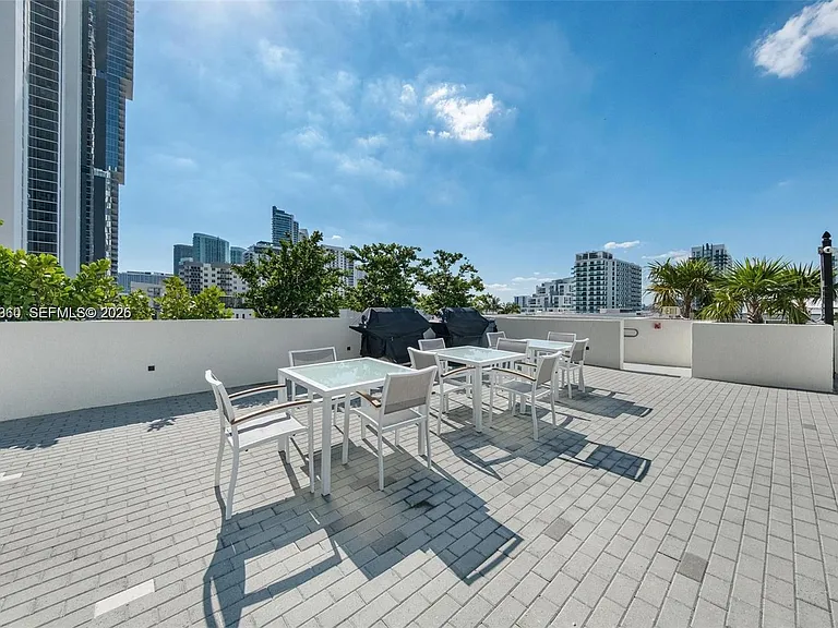 665 NE 25th St #1805 — Photo 60