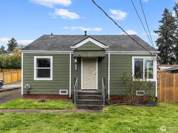 9055 Yakima Avenue, Tacoma, WA 98444