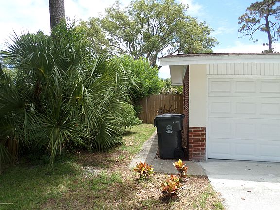 3rd image of 805 Poinsettia Ave