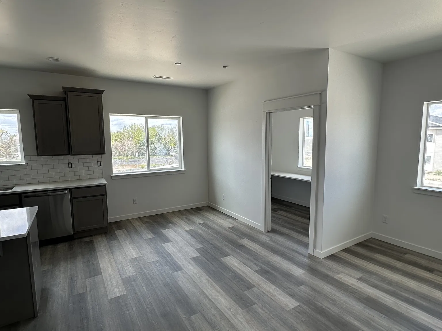 2 bed, 1170 sqft, $1,590 — Photo 2
