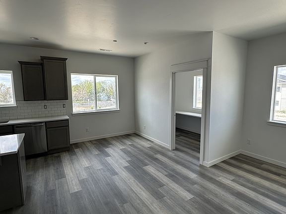 2nd image of 4098H Williams St #1