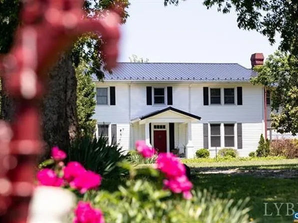 1501 Saxkey Rd, Drakes Branch, VA 23937