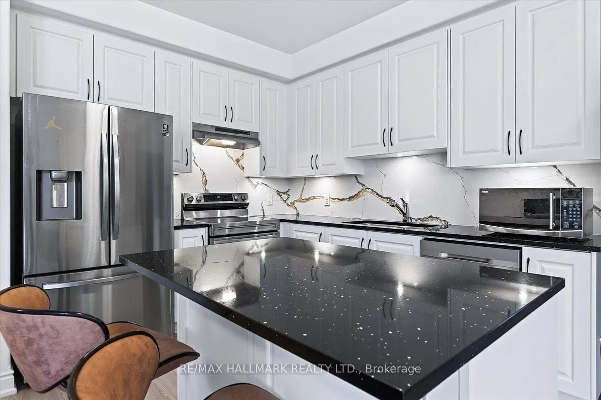 4 bed, $2,900 — Photo 2