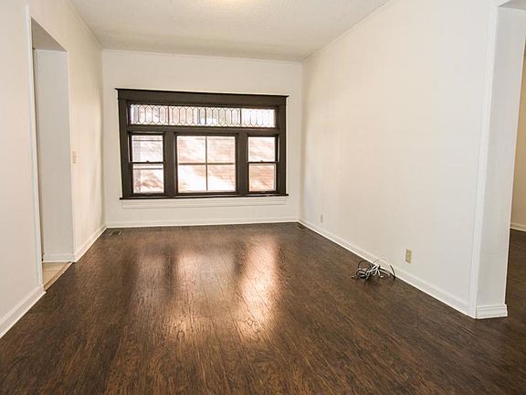 3rd image of 489 Edmund Ave