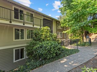3260 80th Ave SE #1, Mercer Island, WA 98040