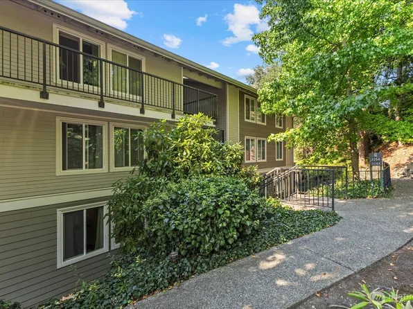 3260 80th Avenue SE #1, Mercer Island, WA 98040