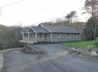 136 Cardiff Dr, Aliquippa, PA 15001