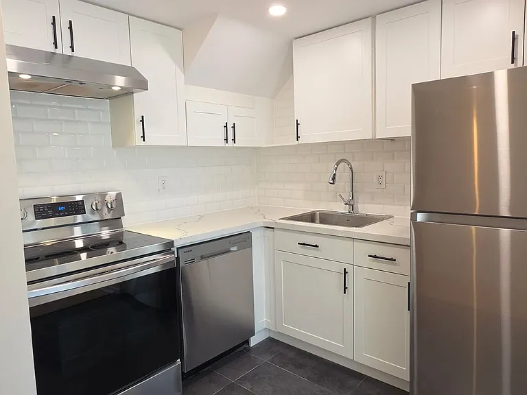 71 Front St E #411 — Photo 16