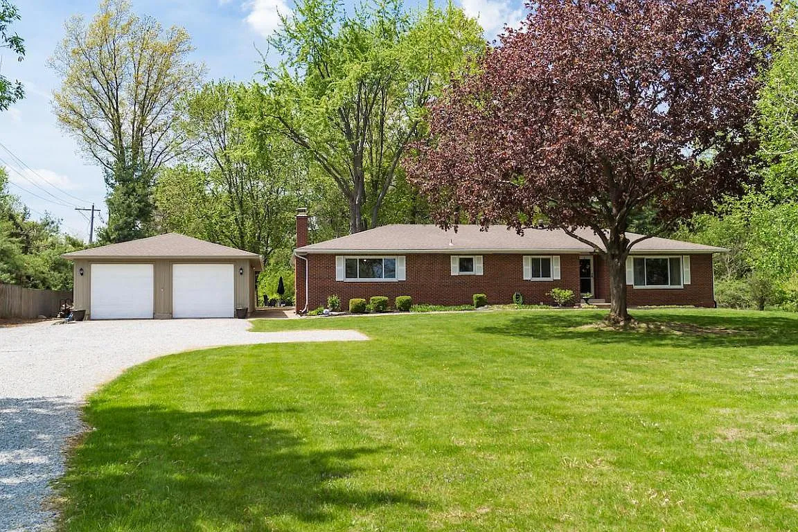 7454 Sunbury Rd photo 1