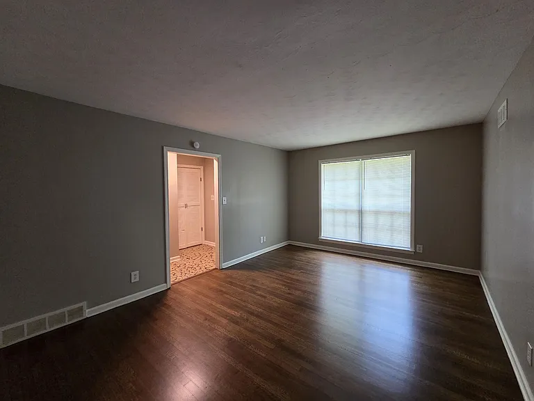 4723 Wooddale Ave — Photo 19