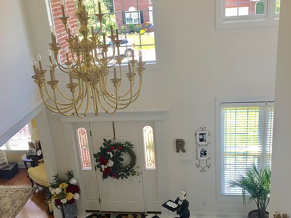 balcony view 2 story entry 