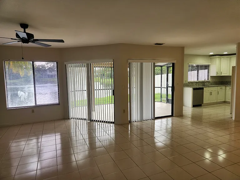 9712 Saratoga Park Ct — Photo 37