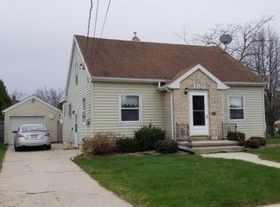 2025 29th St, Two Rivers, WI 54241