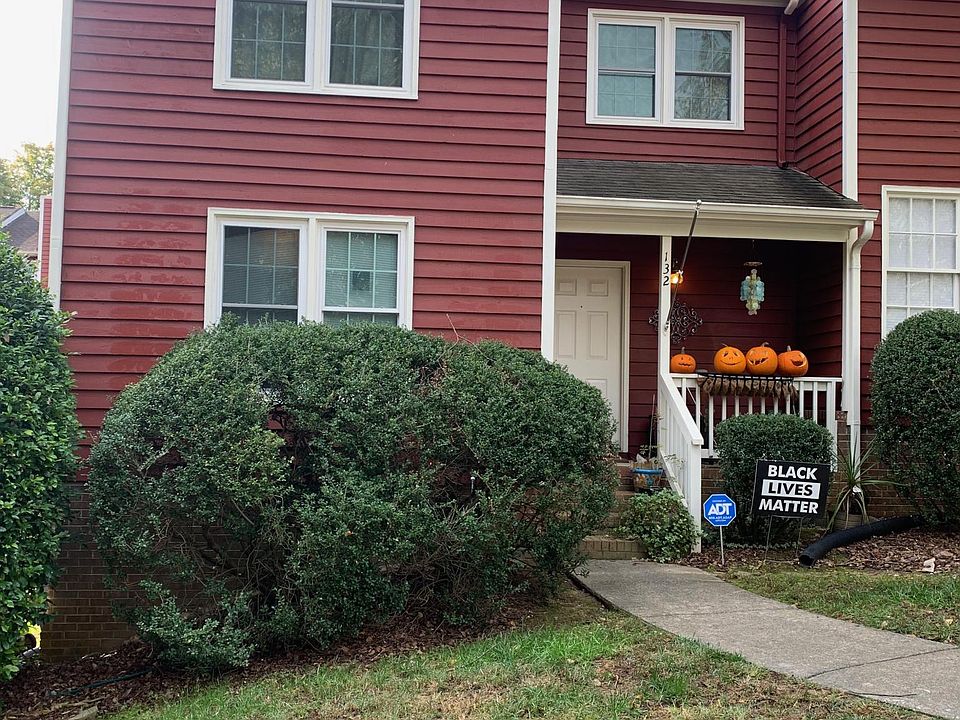 End unit townhome