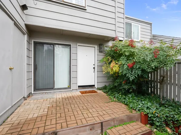 230 W Rumble Rd APT B, Modesto, CA 95350