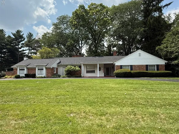 1257 Charrington Rd, Bloomfield Hills, MI 48301