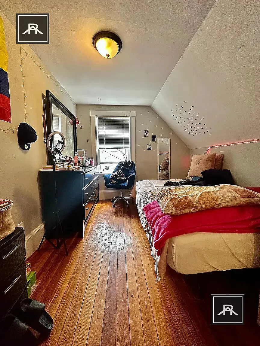 5 bed, 2.0 bath, $5,500 — Photo 4