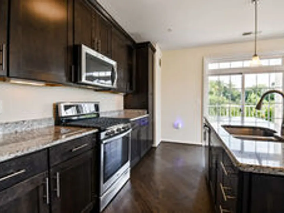 3911 Doc Berlin Dr #32
