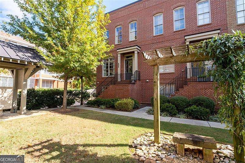1st image of 821 Virginia Park Cir NE