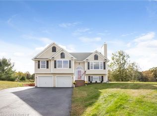 4 Hillside Dr, Kennebunk, ME 04043
