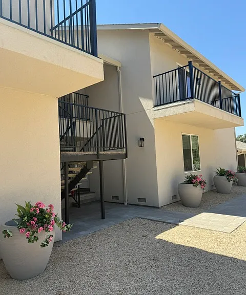 16903 Cedar Ct #16909 — Photo 1
