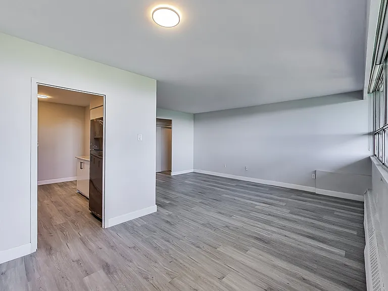 65 Thorncliffe Park Dr #1404 — Photo 5