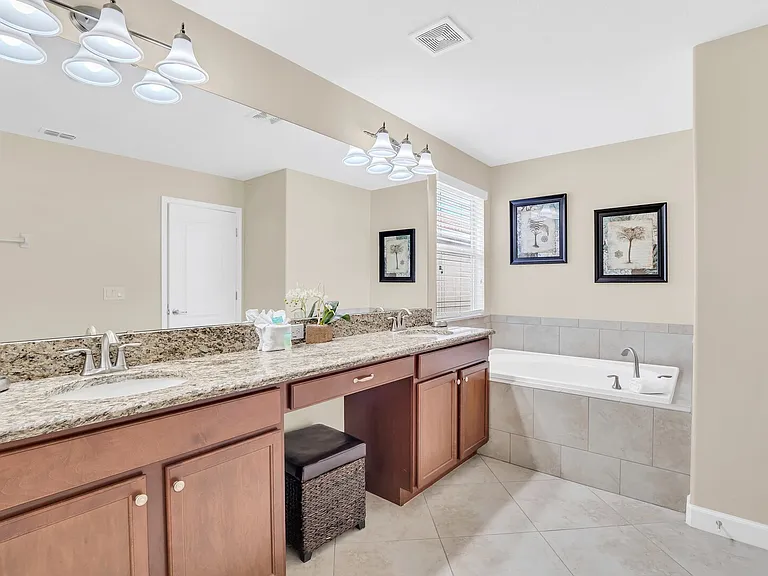 Majesty Palm Rd — Photo 24