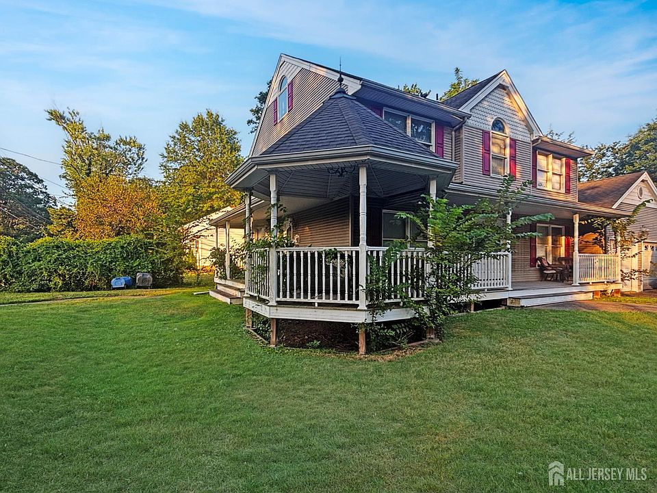 2nd image of 265 Middlesex Ave