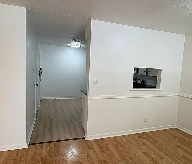 2101 Ottawa St #302B — Photo 8