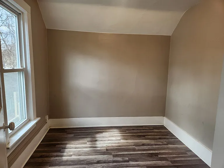 846 Lorain St — Photo 10