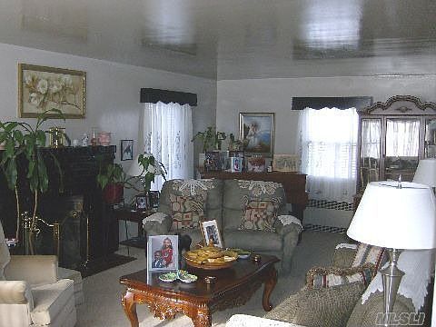 4th image of 52 Manor Dr