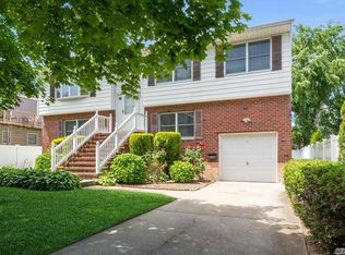 2093 Manfield Ave, Merrick, NY 11566