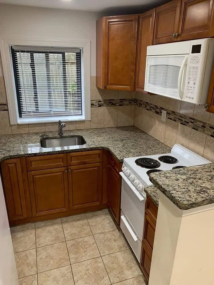 2 bed, 820 sqft, $1,550 — Photo 2