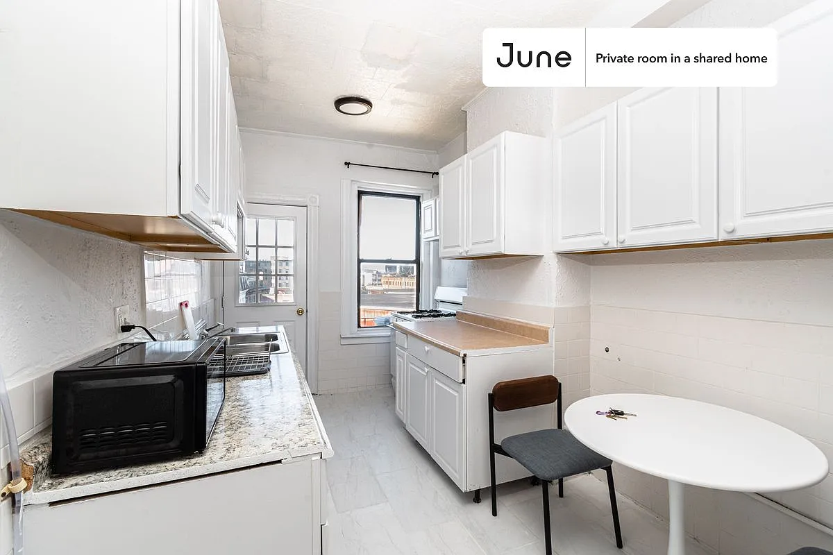 Building Photo - 5 Linden St #A