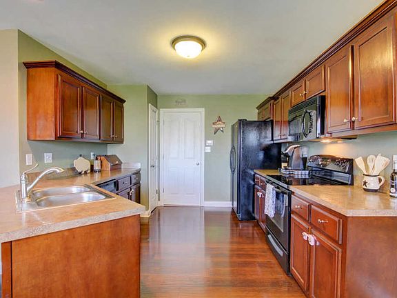 5th image of 1009 Chardea Dr