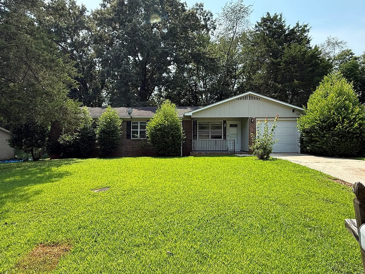 3 bed 1.5 bath House in Huntsville AL — Photo 1