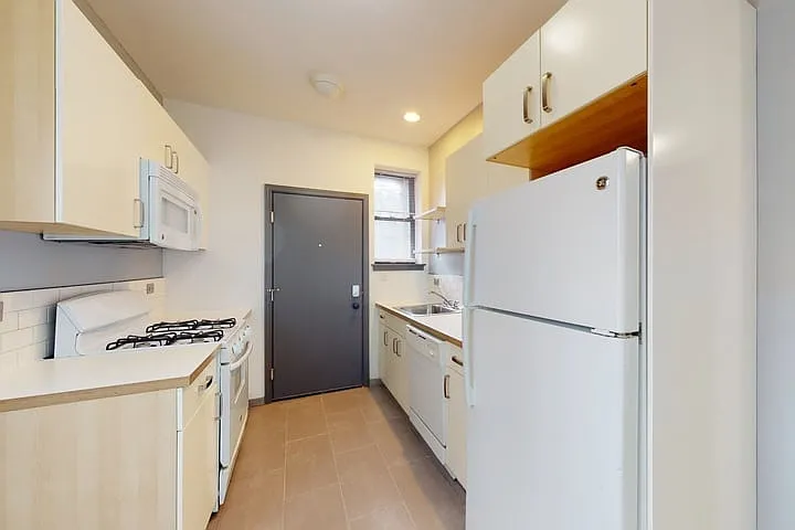 5300 S. Drexel Avenue — Photo 15