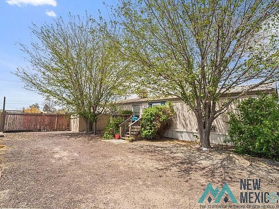 3rd image of 516 N Acoma Dr