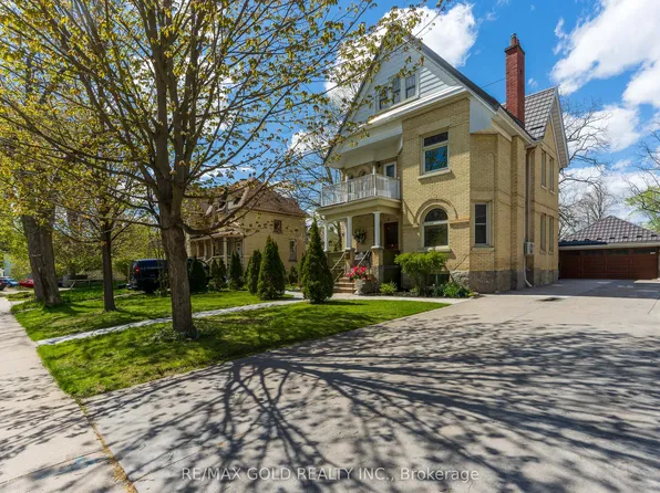 16 Maynard Ave, Kitchener, ON N2H 4Z7