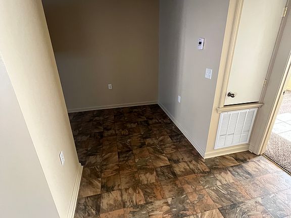 4th image of 1304 N Lincoln Ave #3
